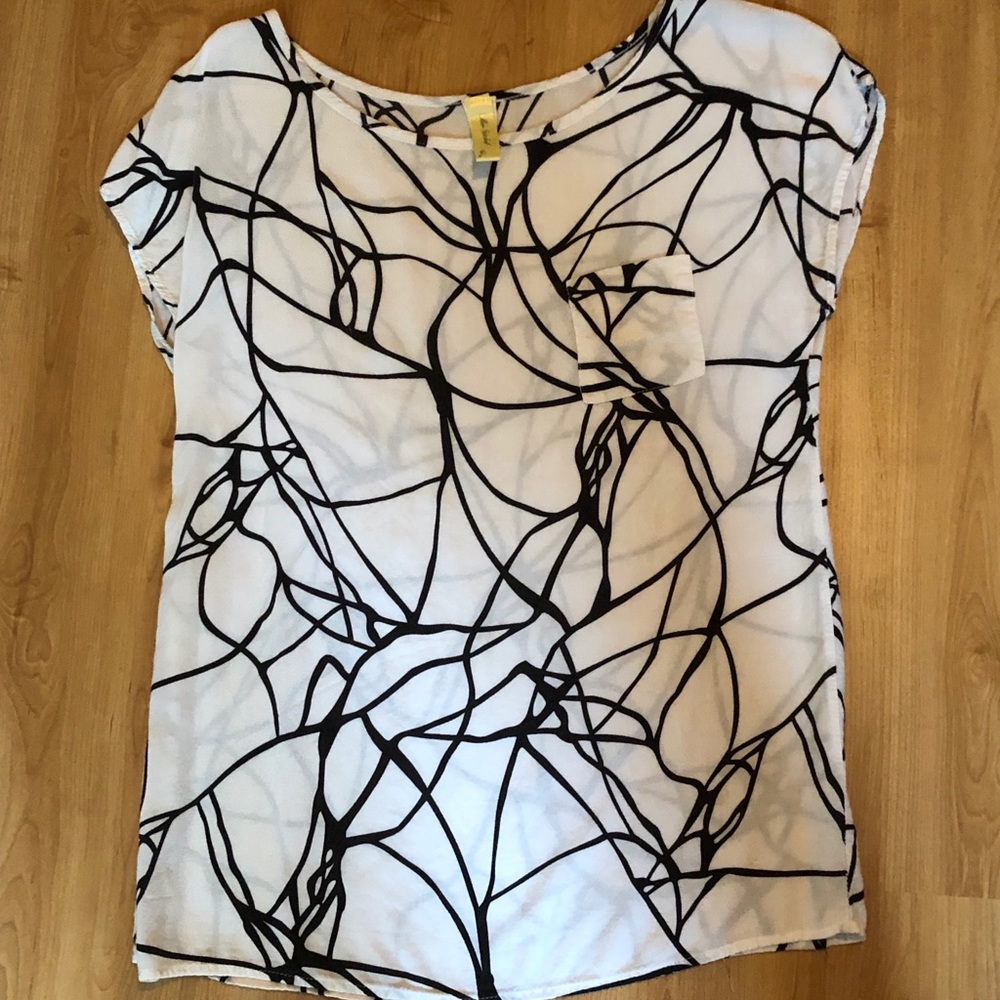 Bee Stitched fun work top